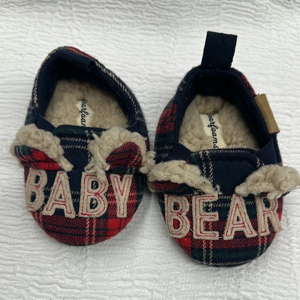 Dearfoams Cozy Baby Bear Slippers with Rustic Charm